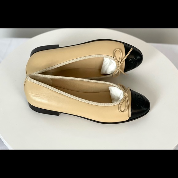 CHANEL Rare Aged Lambskin Cap Toe CC Ballerina Flats. New with tags, never worn. - Picture 12 of 15
